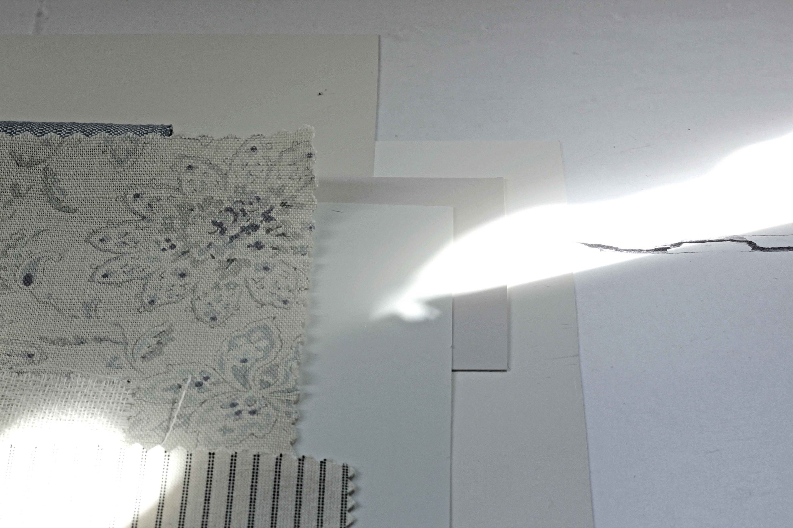 How To Decorate With One Colour mixing whites